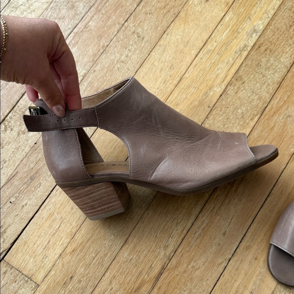 Lucky Brand Tan Women's Block Heel Sandals